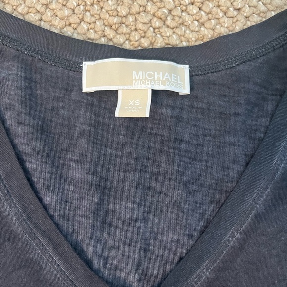 NWOT Michael Kors V-Neck Black Short Sleeve T-Shirt - Picture 6 of 7